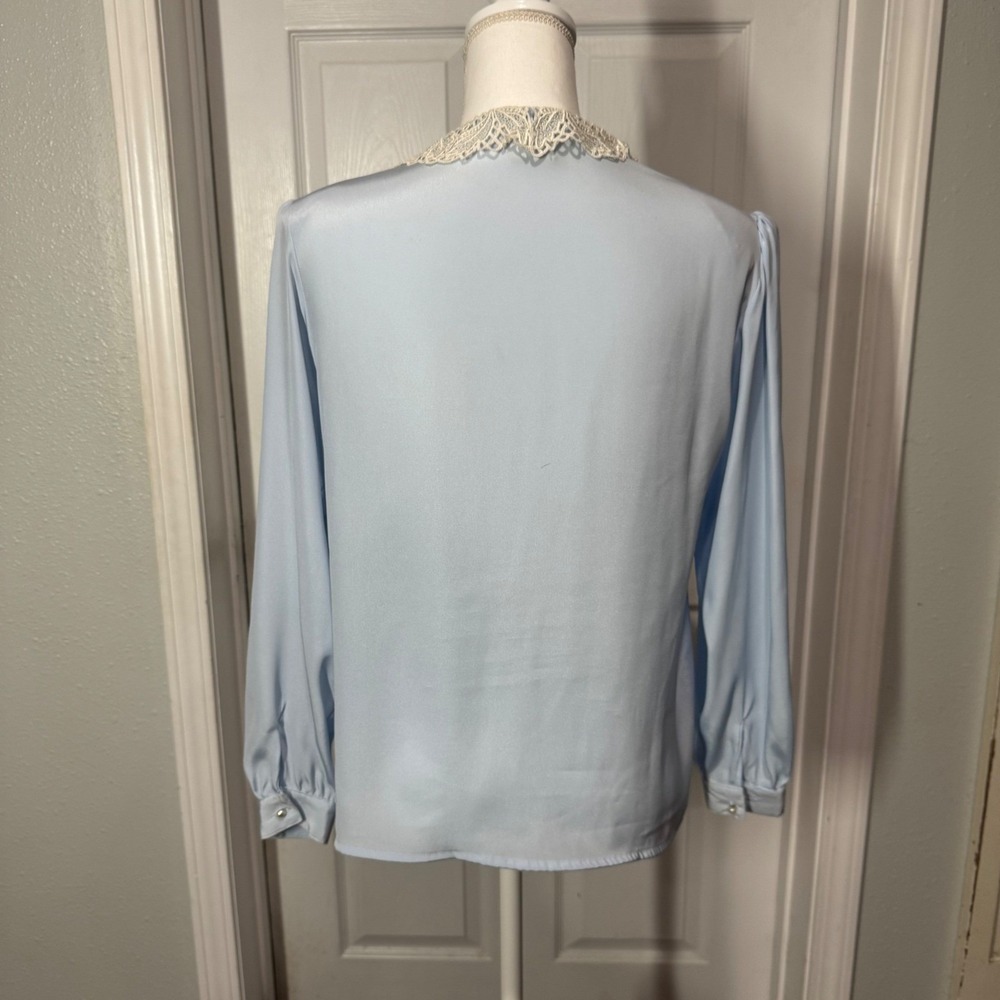 Vintage Le Blouse Powder Blue Long Sleeve Button Down with Lace Collar Size 10 - Picture 7 of 11